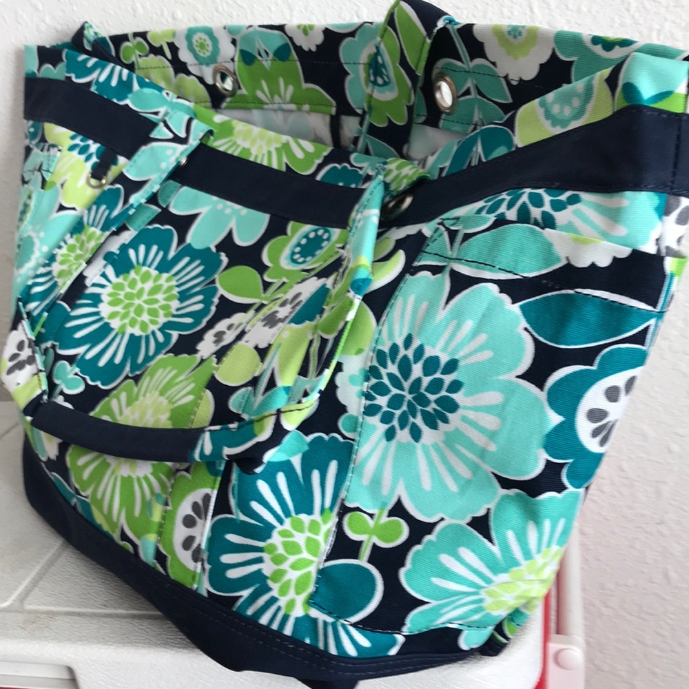 Easy Breezy Tote by Thirty-one